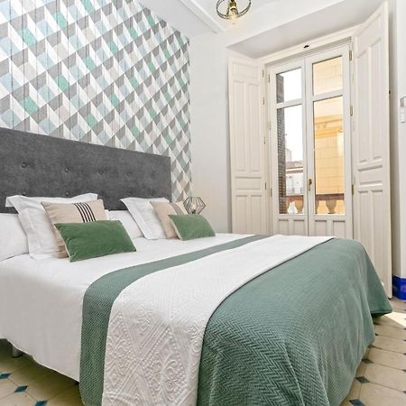 Genteel Home Cervantes Малага Екстериор снимка