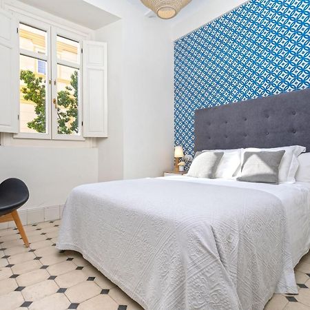 Genteel Home Cervantes Малага Екстериор снимка