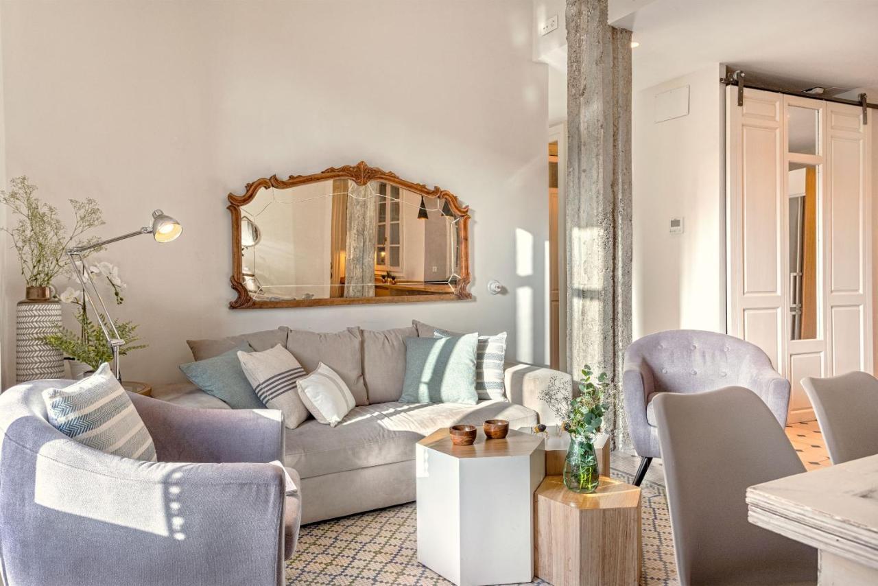 Genteel Home Cervantes Малага Екстериор снимка