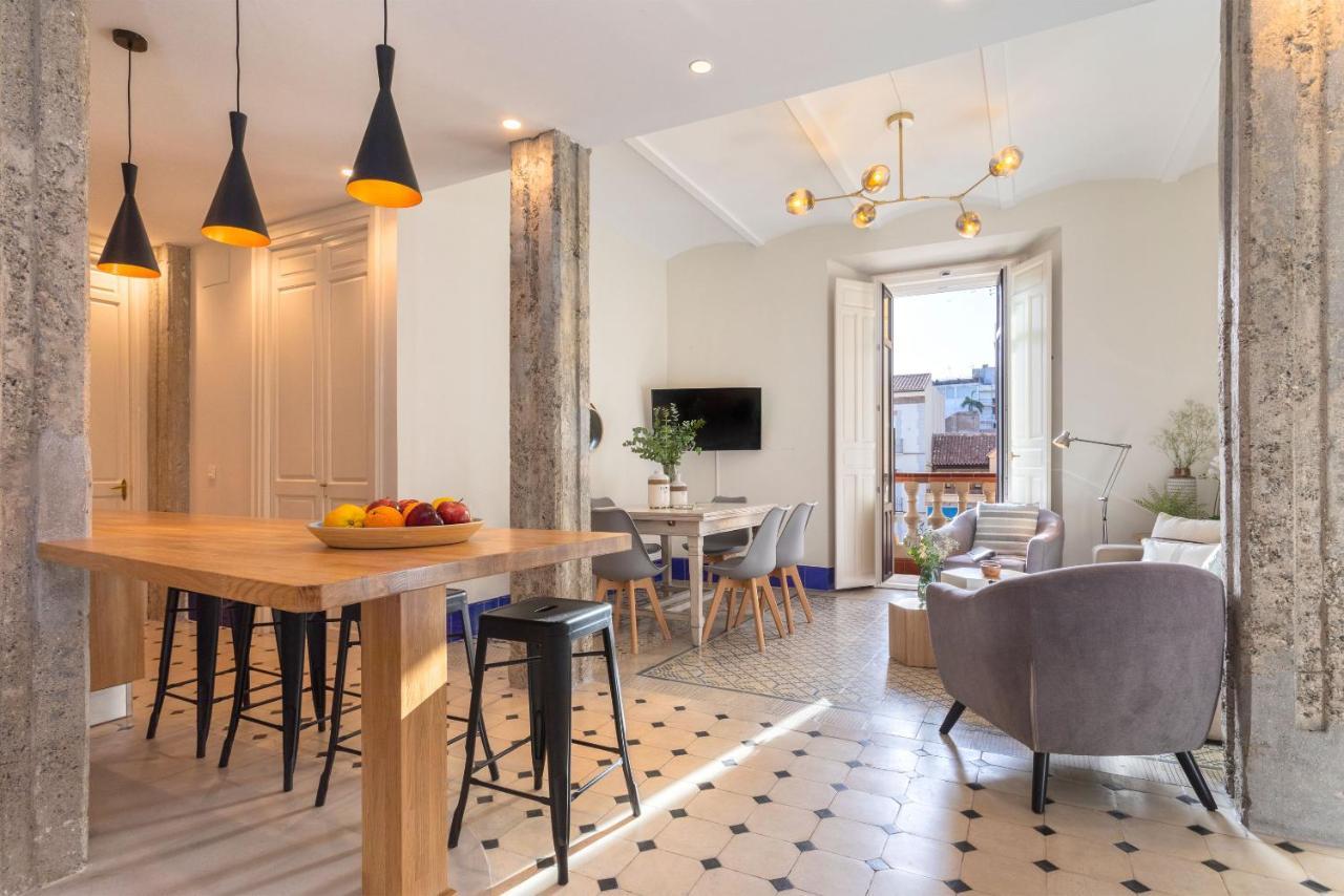 Genteel Home Cervantes Малага Екстериор снимка